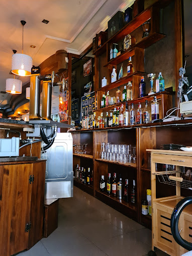 Local - Sir Kay Lounge Bar