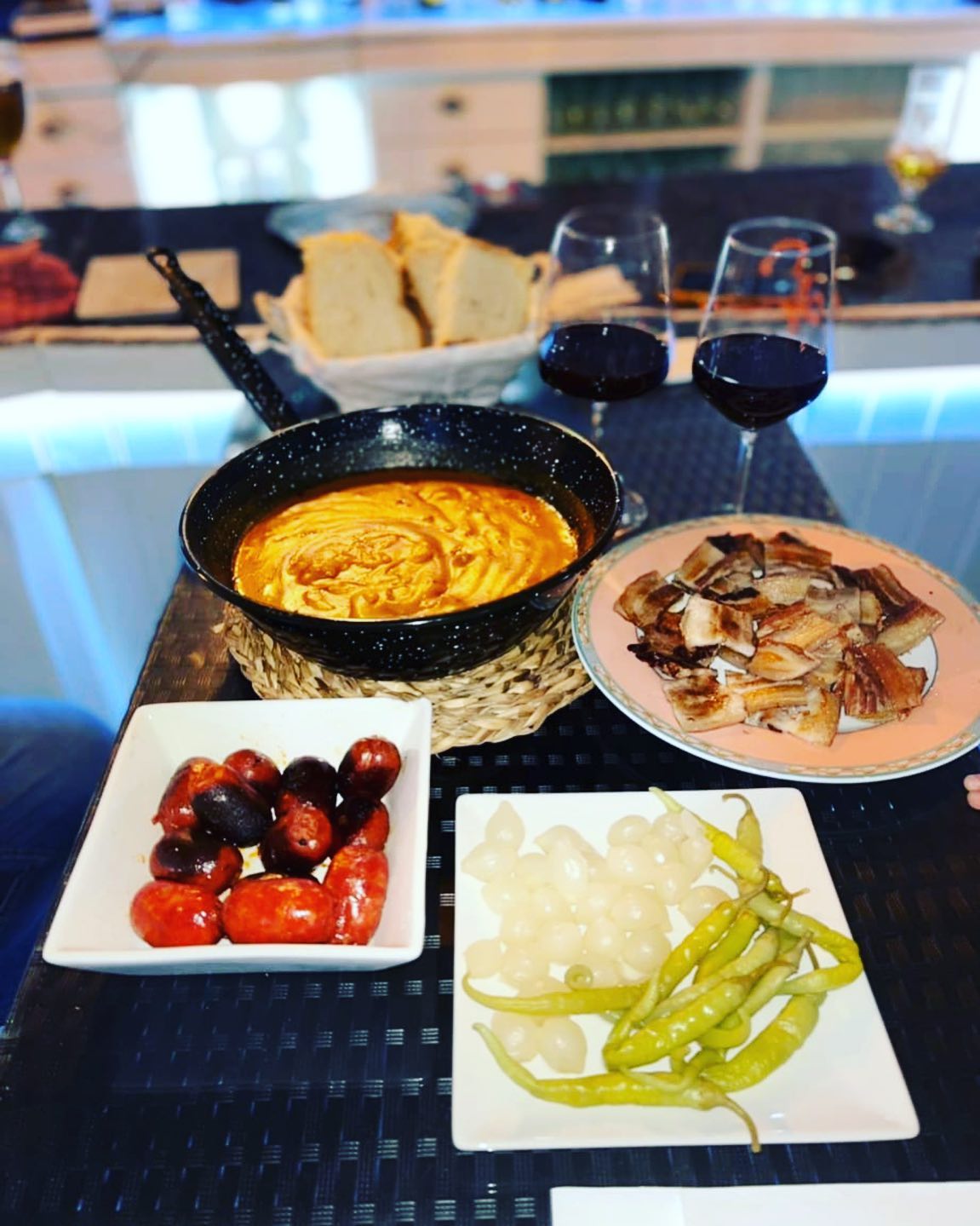 Tapeo - Sir Kay Lounge Bar