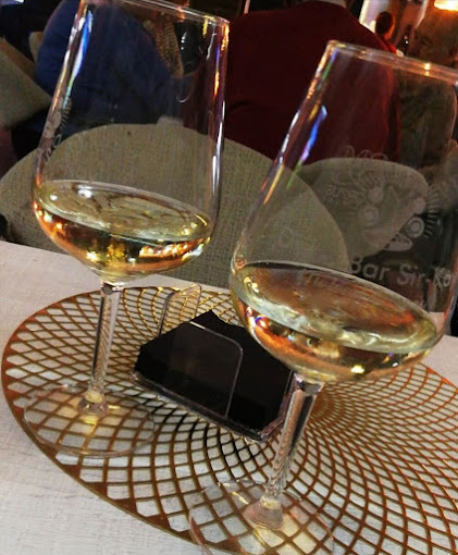 Copas de vino - Sir Kay Lounge Bar